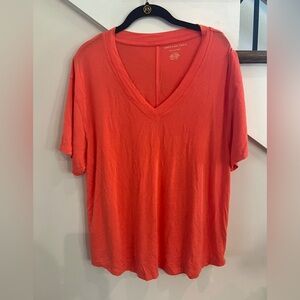 American Eagle Aerie V-neck Tee